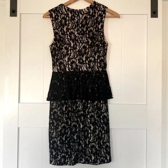 Bebe Dress - Picture 2 of 4